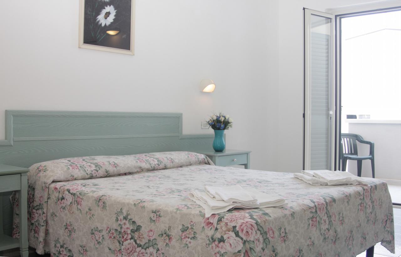 Albergo 2 Pini Rodi Garganico Zewnętrze zdjęcie